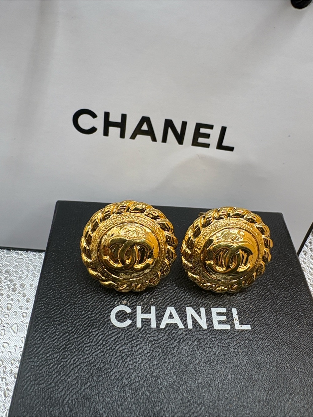 CHANEL๐Gold Interlocking CC Rope-Trim Button Earrings W/Chanel box &bag - Picture 5 of 15